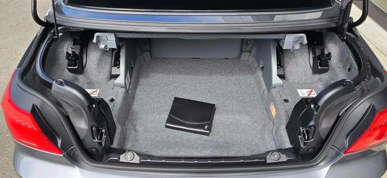 BMW 3 Series снимка BMW 3 Series