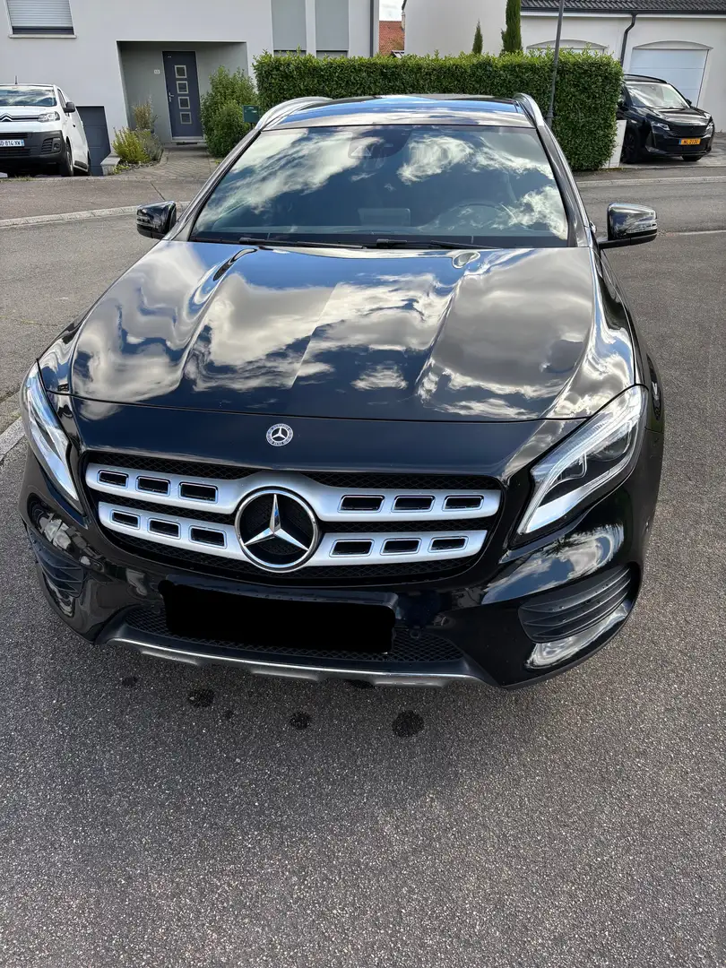 Mercedes-Benz GLA 250 GLA 250 4Matic 7G-DCT AMG Line Schwarz - 2