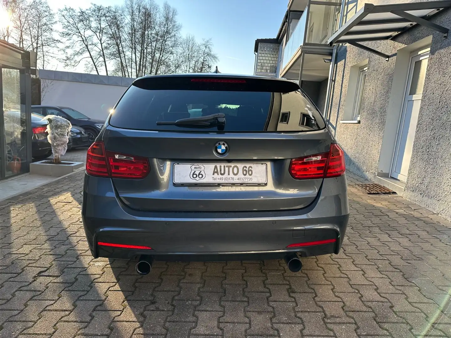 BMW 335 3 Touring 335i M Performance|HUD|Kamera|Pano Grau - 2