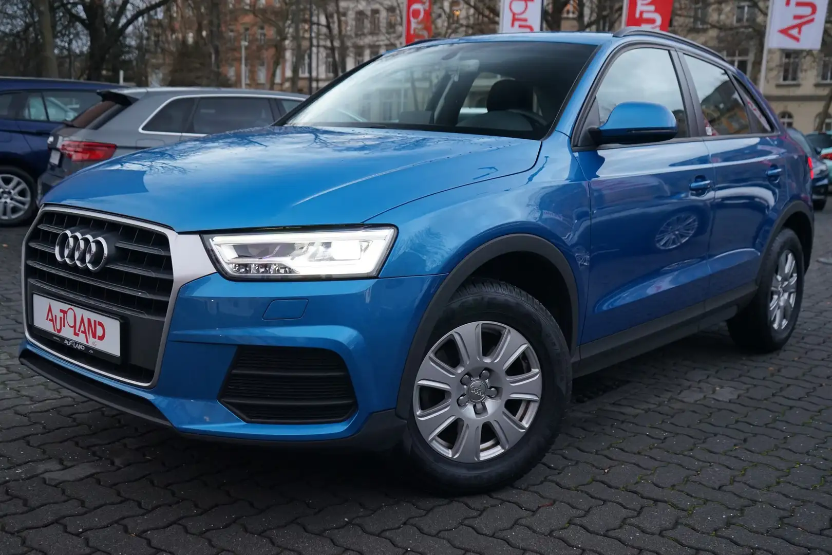 Audi Q3 1.4 TFSI basis Navi Sitzheizung PDC LED Bleu - 2