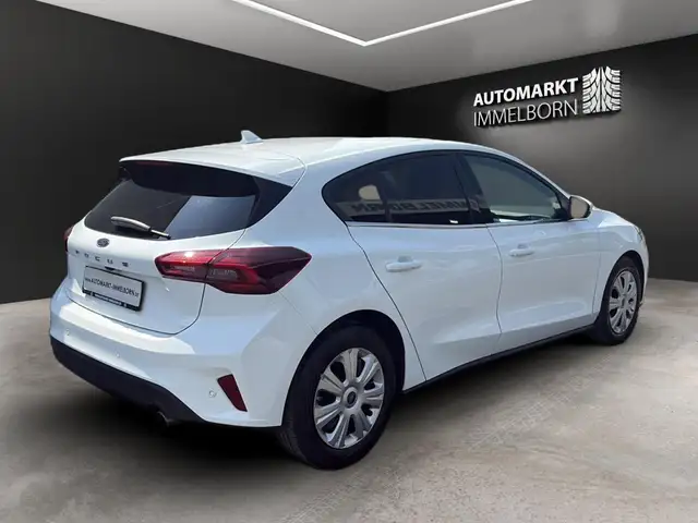 Ford Focus view 6