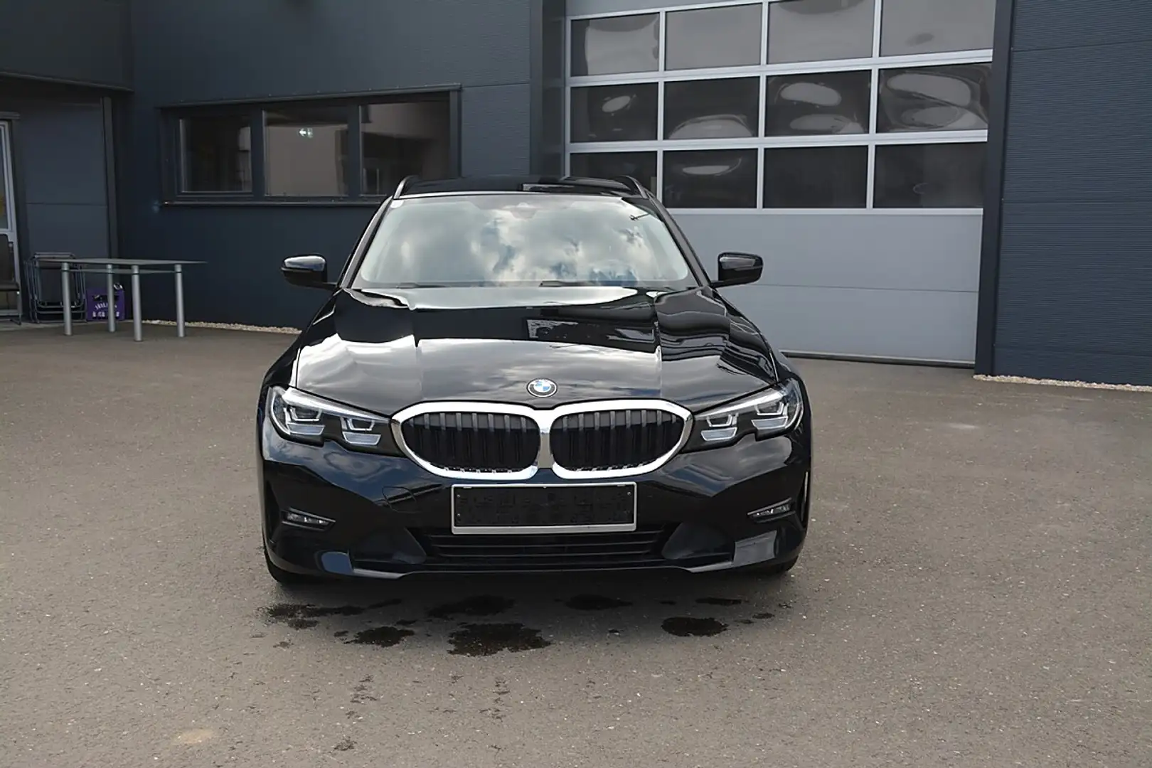 BMW 320 d xDrive Touring 48 V Mild-Hybrid-Technologie A... Schwarz - 2