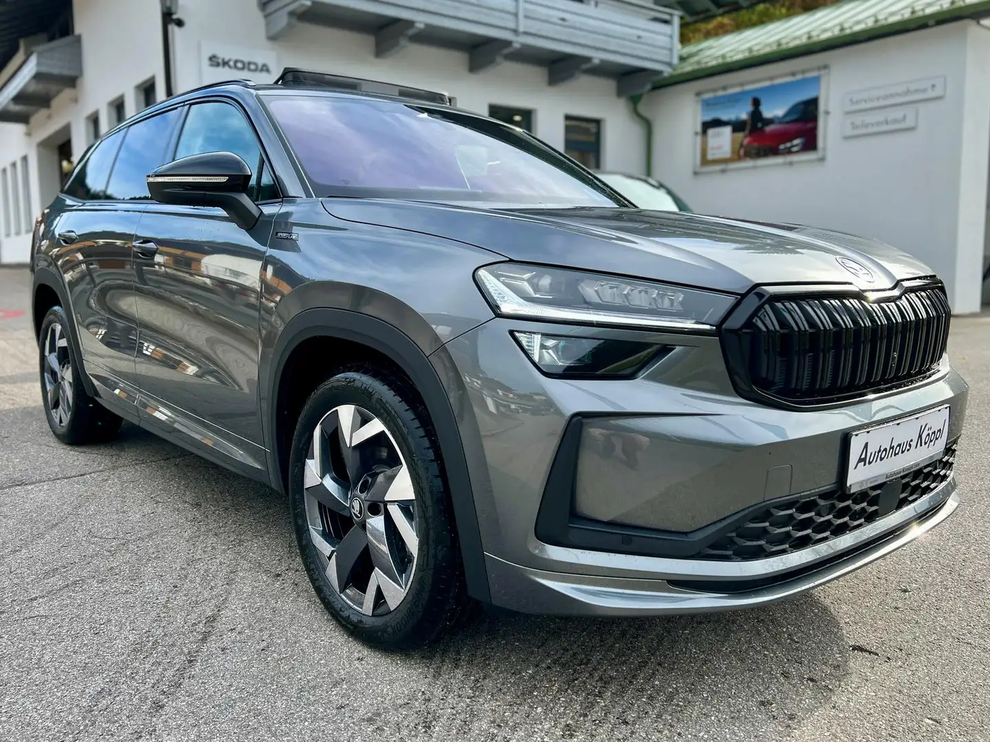 Skoda Kodiaq 2.0 TSI DSG 4x4 Sportline Pano AHK 7-Sitz Grijs - 1