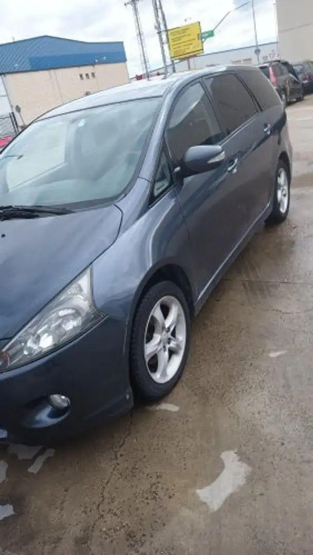 Mitsubishi Grandis - 2