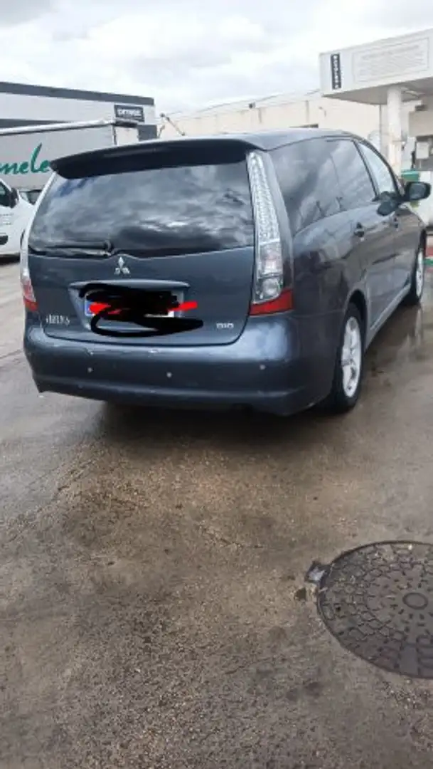 Mitsubishi Grandis - 1