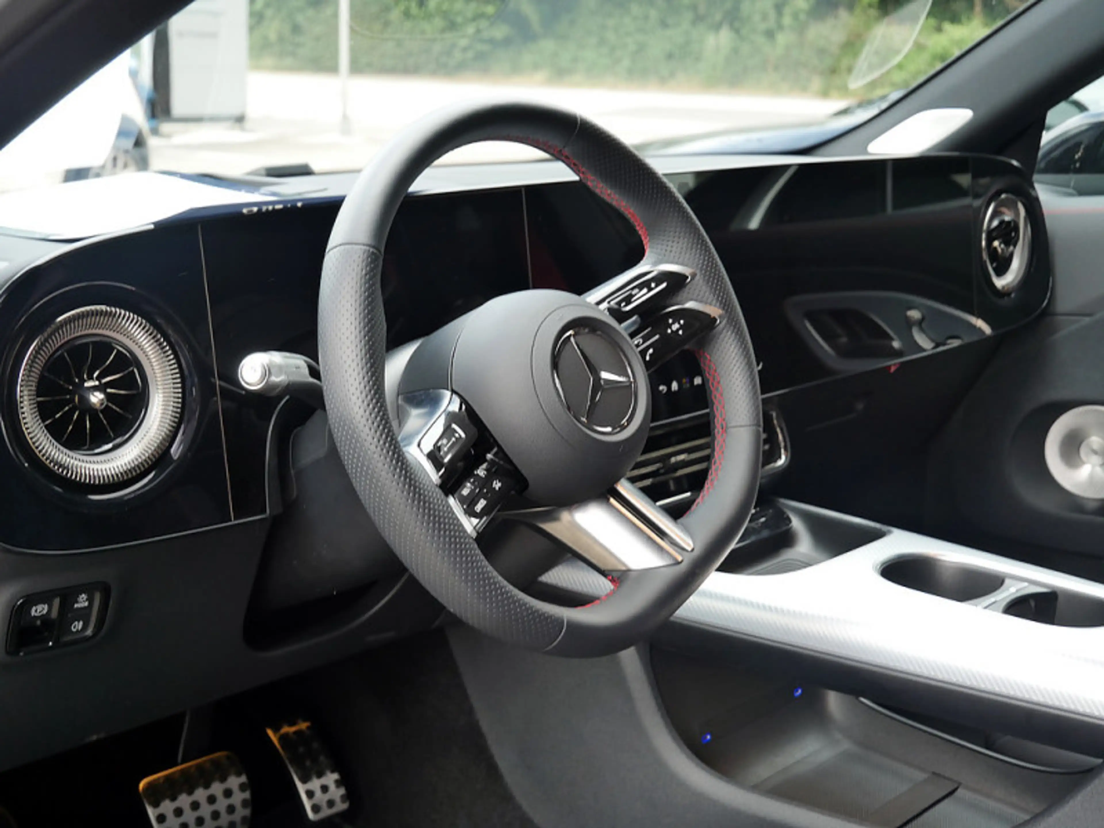 Mercedes-Benz CLA 250 + EQ , AMG BURM NIGHT MEMO MULTI PANO PDC — photo 15