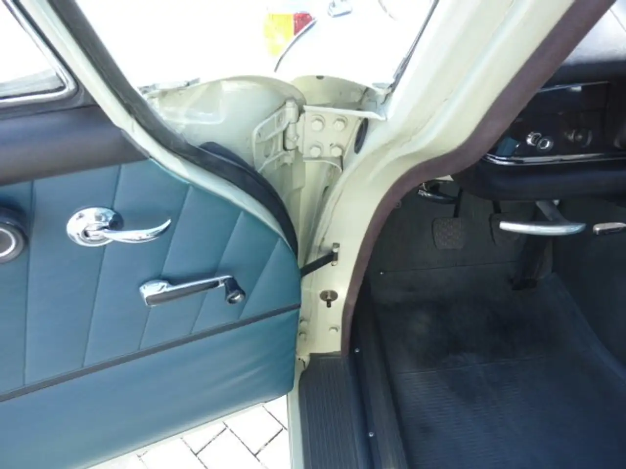 Mercedes-Benz 190c, foto 11