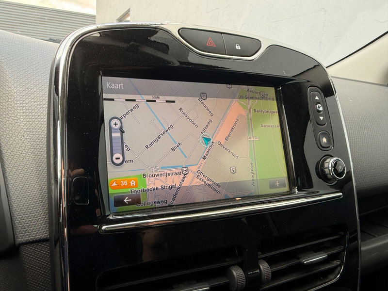 Renault Clio 0.9 TCe Limited - Navigatie — photo 11