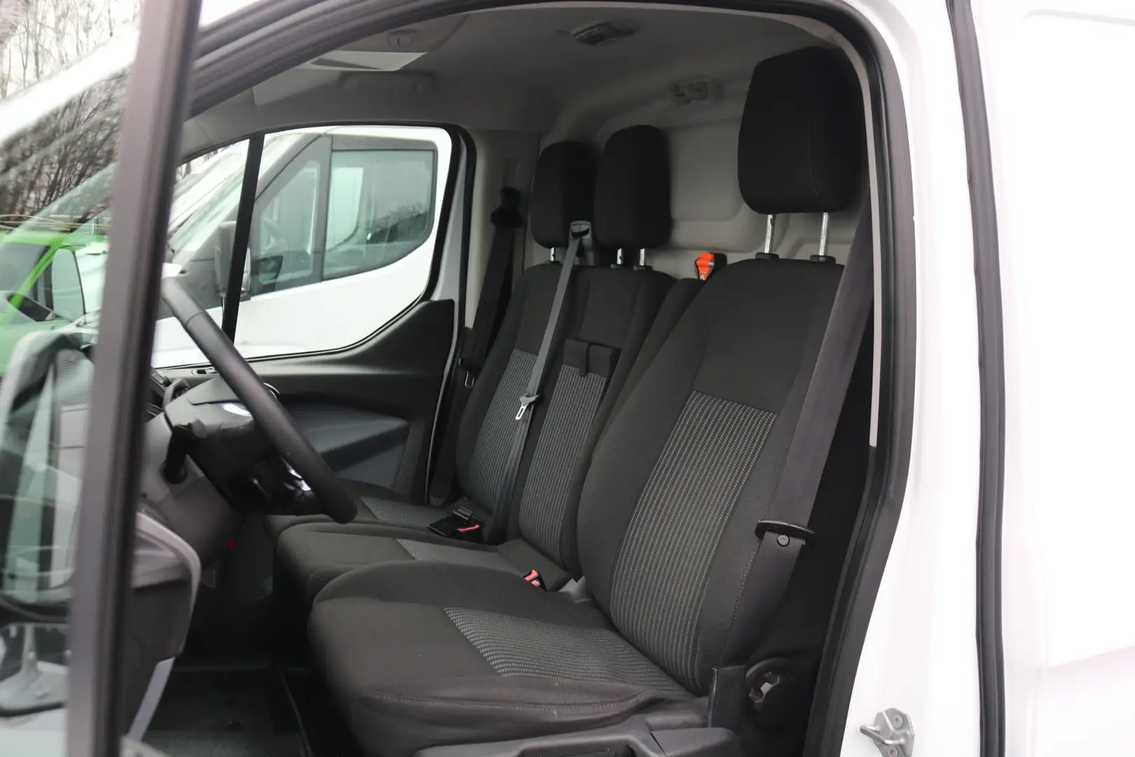 Ford Transit Custom 2.2 TDci Limited Edition Airco Navigatie Spoilerpa Wit - 2
