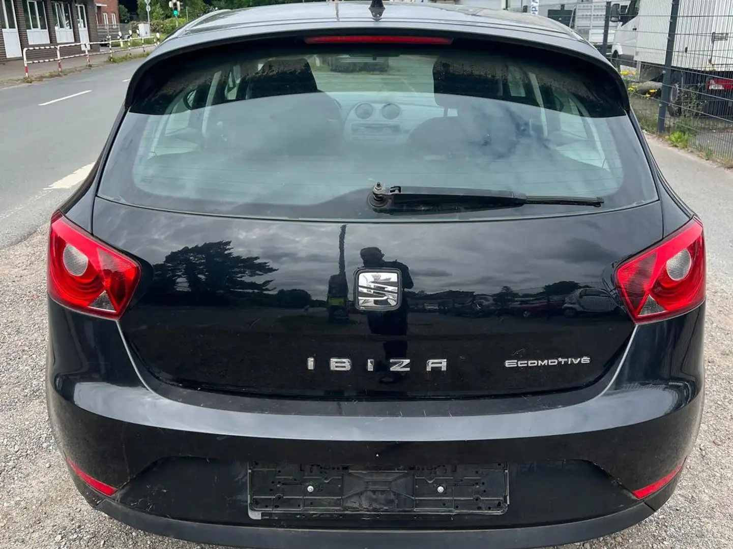 SEAT Ibiza 1.2 TDI Schwarz - 2