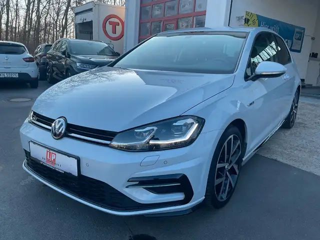Volkswagen Golf VII 1.5 TSI DSG Highline R Line LED Navi