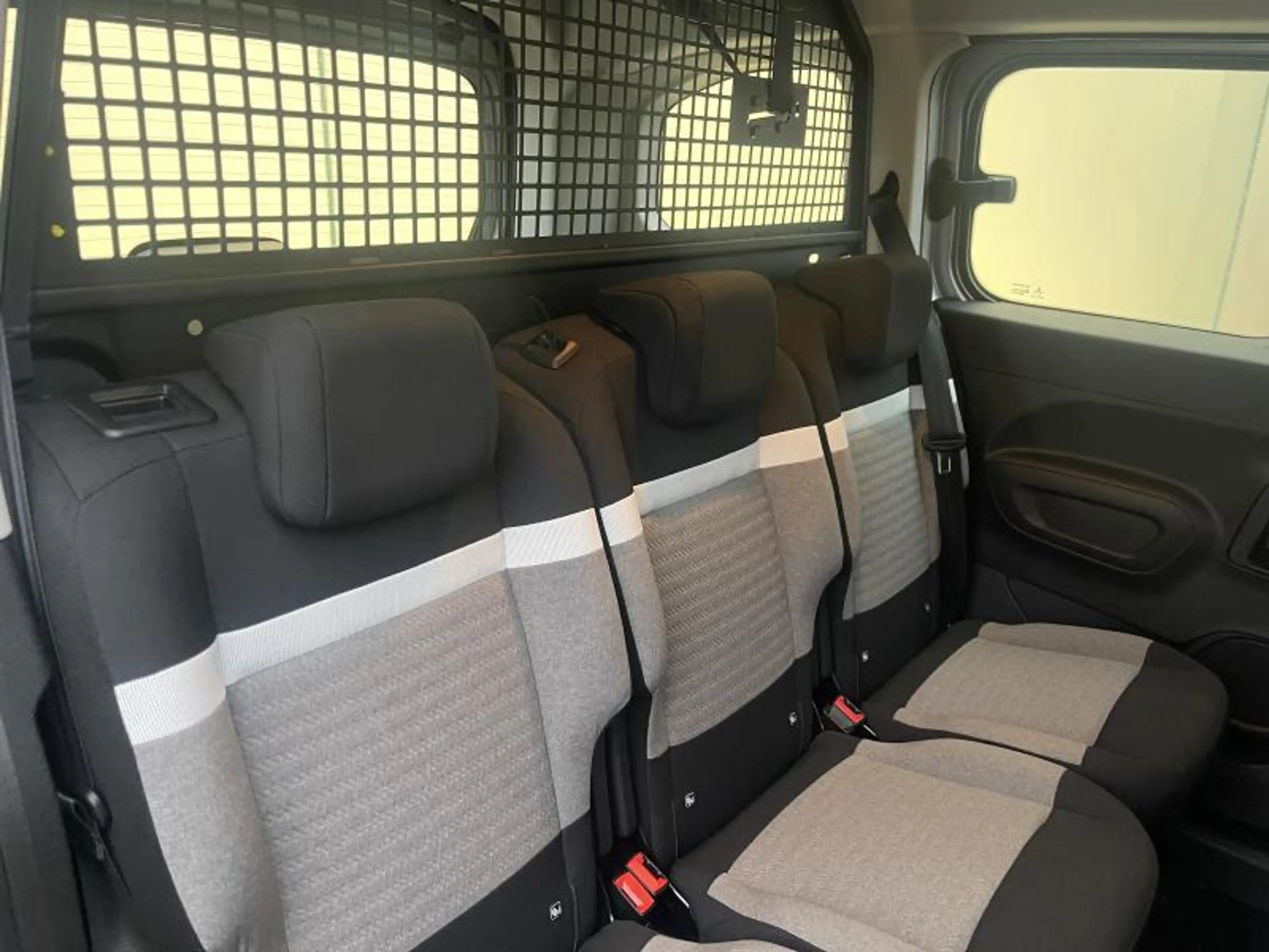 Citroen Berlingo VAN L1 MPV FEEL — photo 9