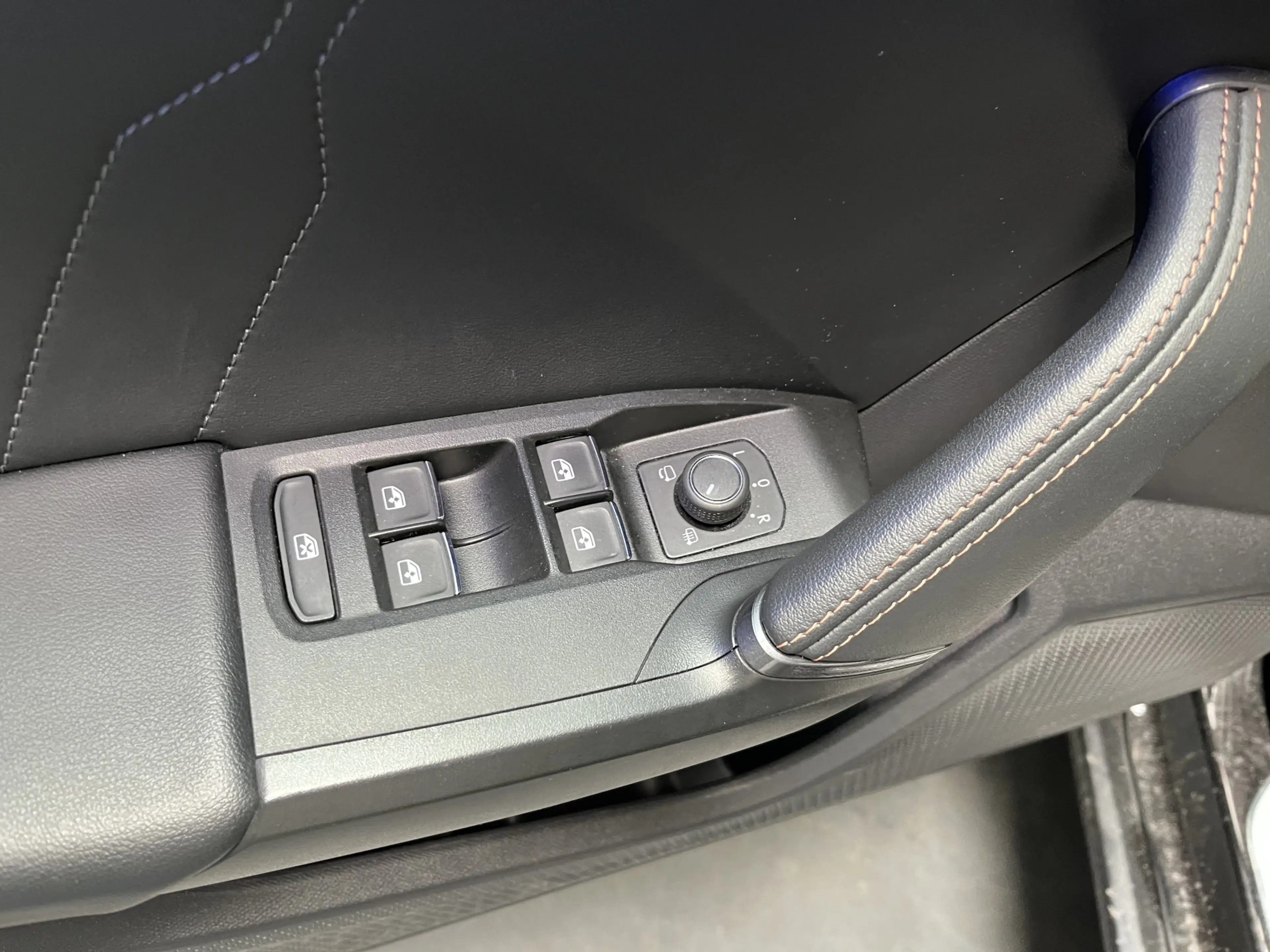 CUPRA Leon 1.4 e-Hybrid Performance / AUTOMAAT/ PANO/ ACC/ PA — photo 8