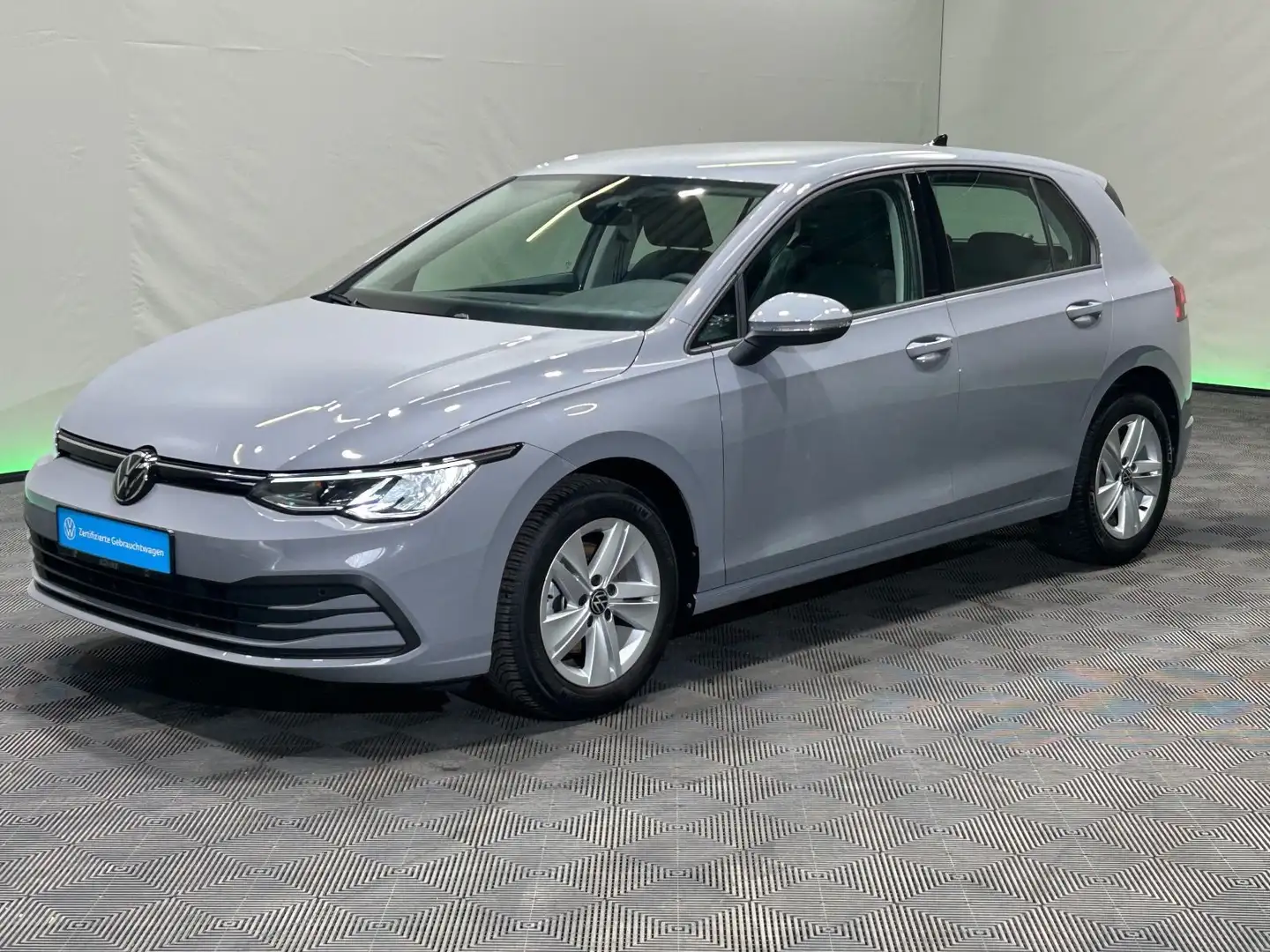 Volkswagen Golf Life 1.0 TSI | LED ACC NAVI PDC SITZHZ DAB Grijs - 2