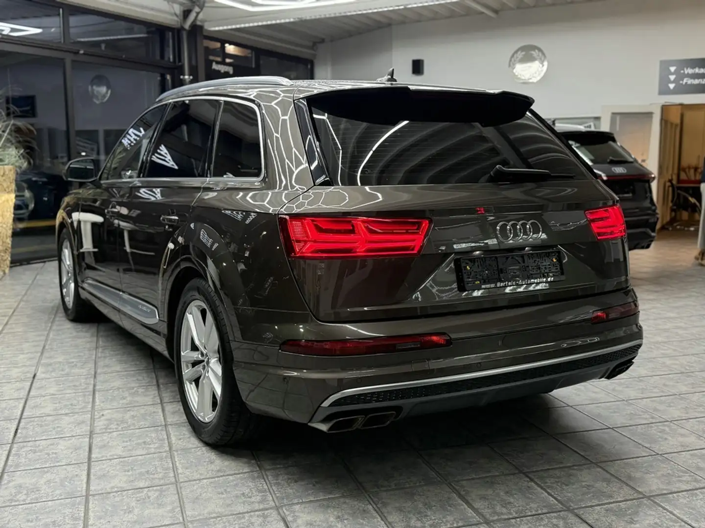 Audi SQ7 4.0 TDI quattro, 7-Sitzer, LED, Raute, AHK Braun - 2