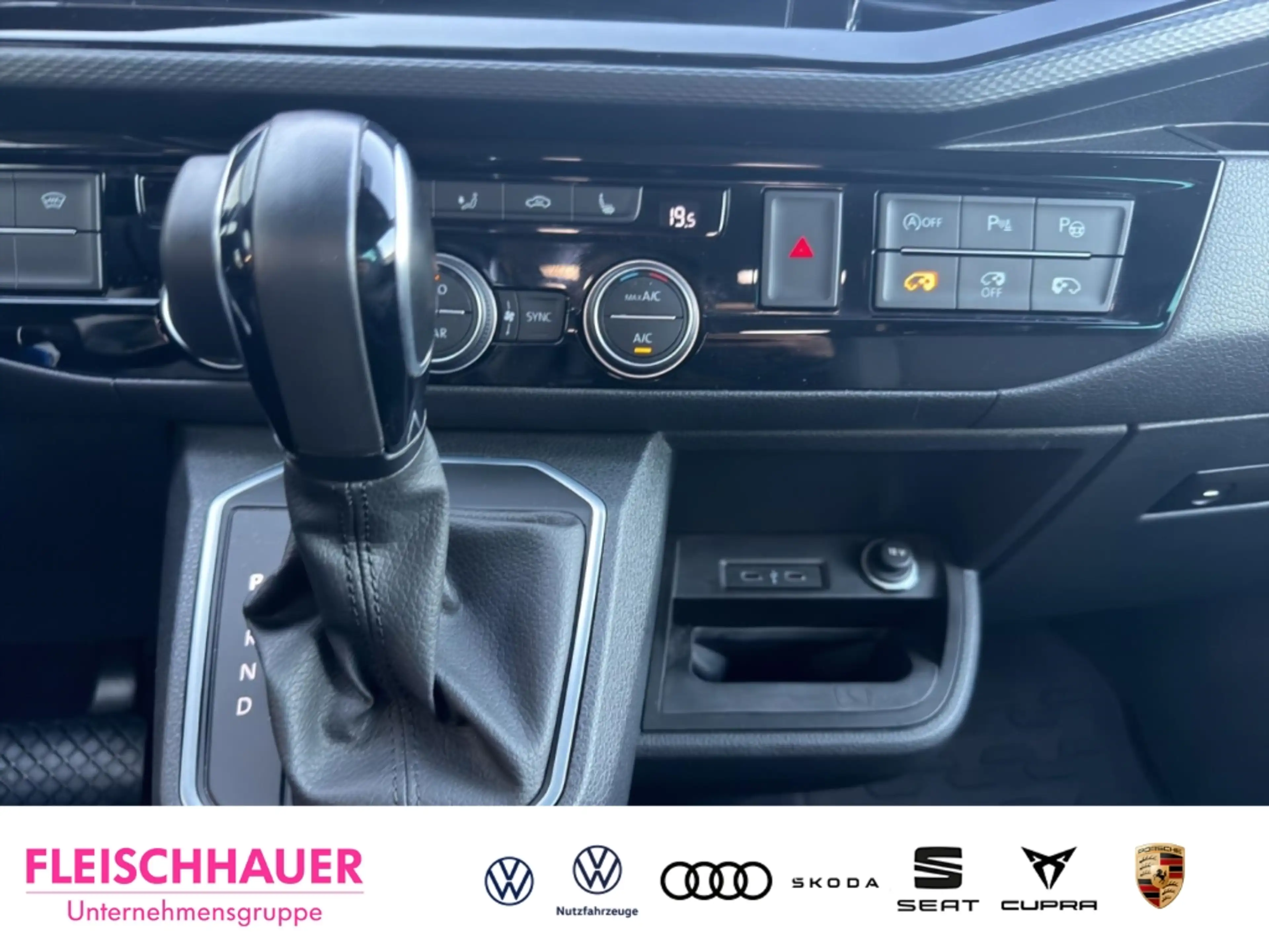 Volkswagen Transporter Multivan Generation Six DSG+SHZ+STDHZ — photo 14