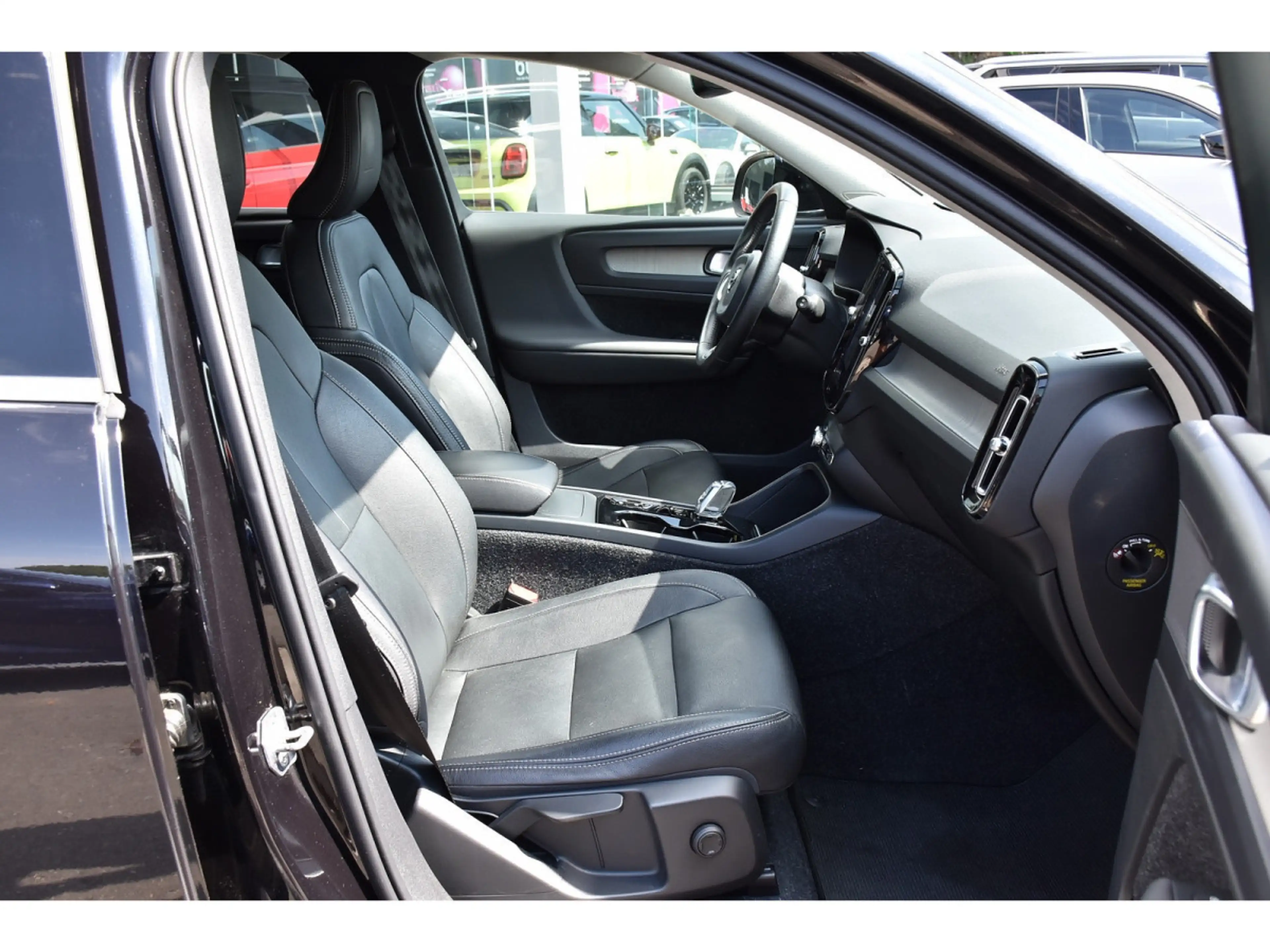 Volvo XC40 1.5 T3 Inscription Gear. CUIR LANE CAM KEYLESS 1°M — photo 7