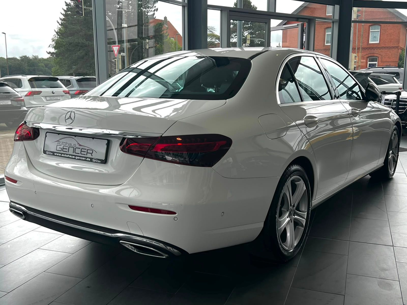 Mercedes-Benz E 220 Limousine 2.0 CDI "LED/R-Kamera/Navi" — photo 4