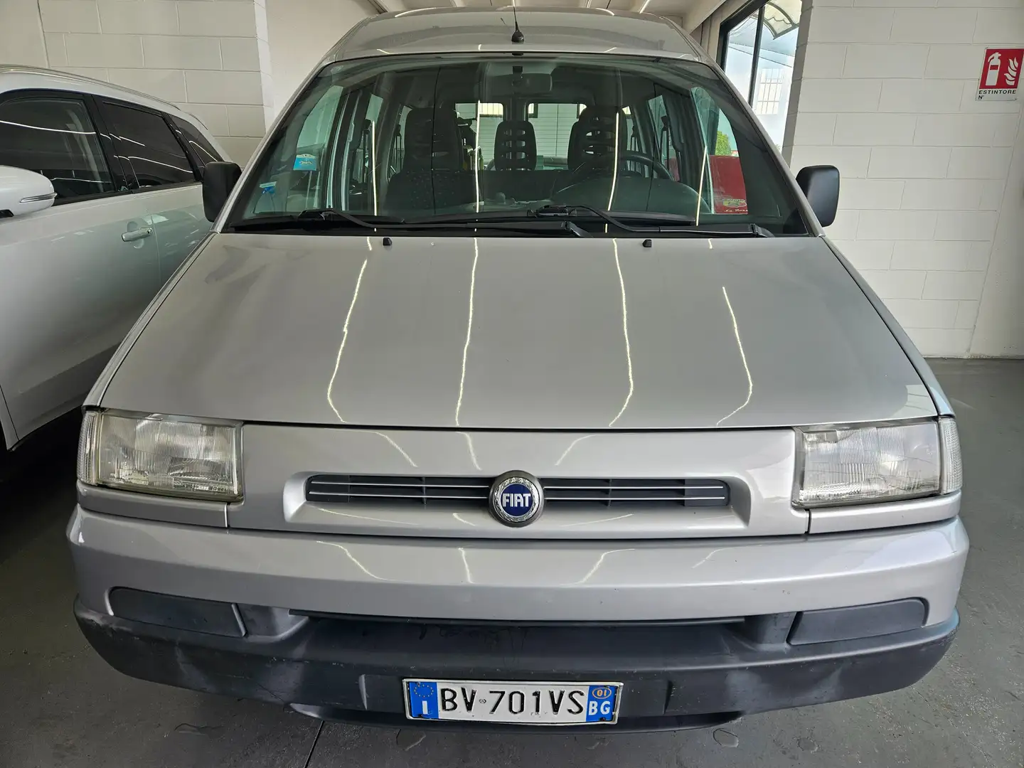 Fiat Scudo 2.0 JTD 5 POSTI  DISABILI Plateado - 2