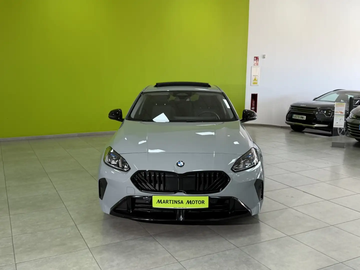 BMW 116 120iA M Sport Gris - 2
