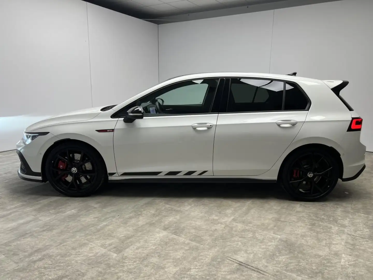 Volkswagen Golf VIII GTI Clubsport 2.0 TSI DSG Klima Navi Leder Weiß - 2