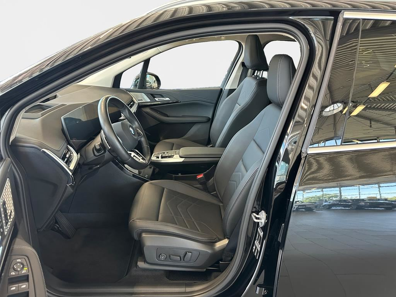 BMW 218 Luxury Line — photo 10