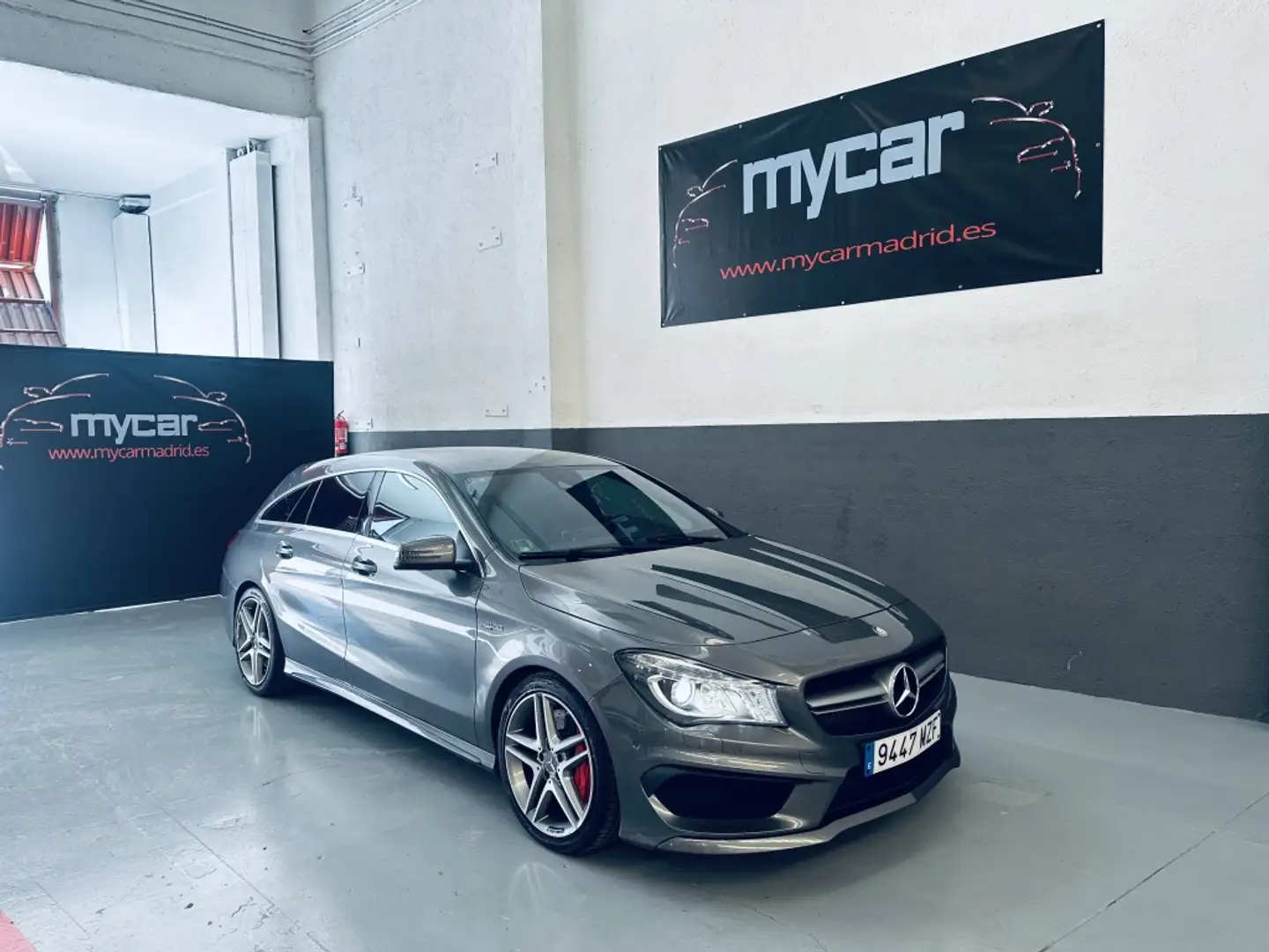 Mercedes-Benz CLA 45 AMG Shooting Brake 4Matic 7G-DCT Gris - 1