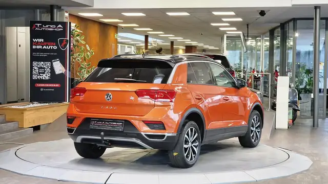 Volkswagen T-Roc view 8