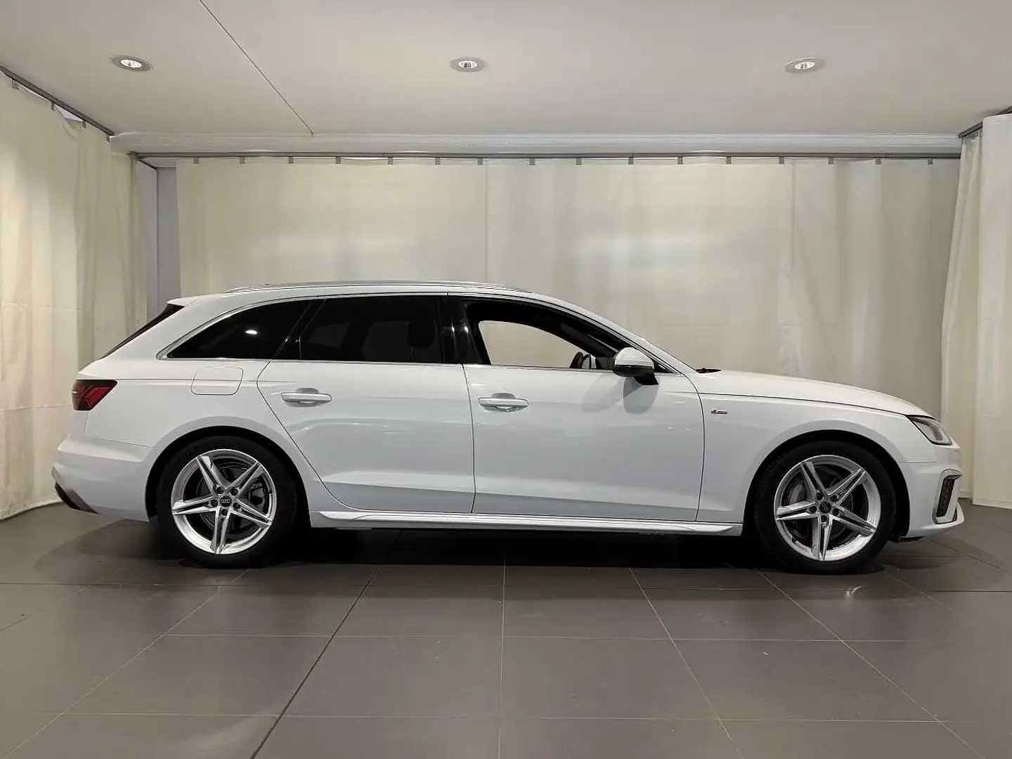 Audi A4 5ª serie Avant 40 TDI quattro S tronic S line edit Bianco - 2