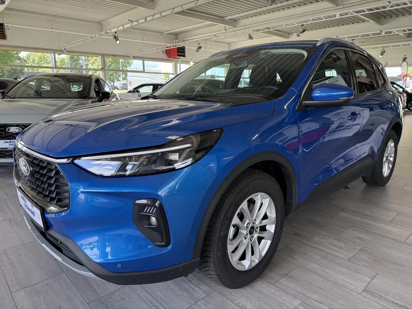 Ford Kuga Titanium Blau - 1