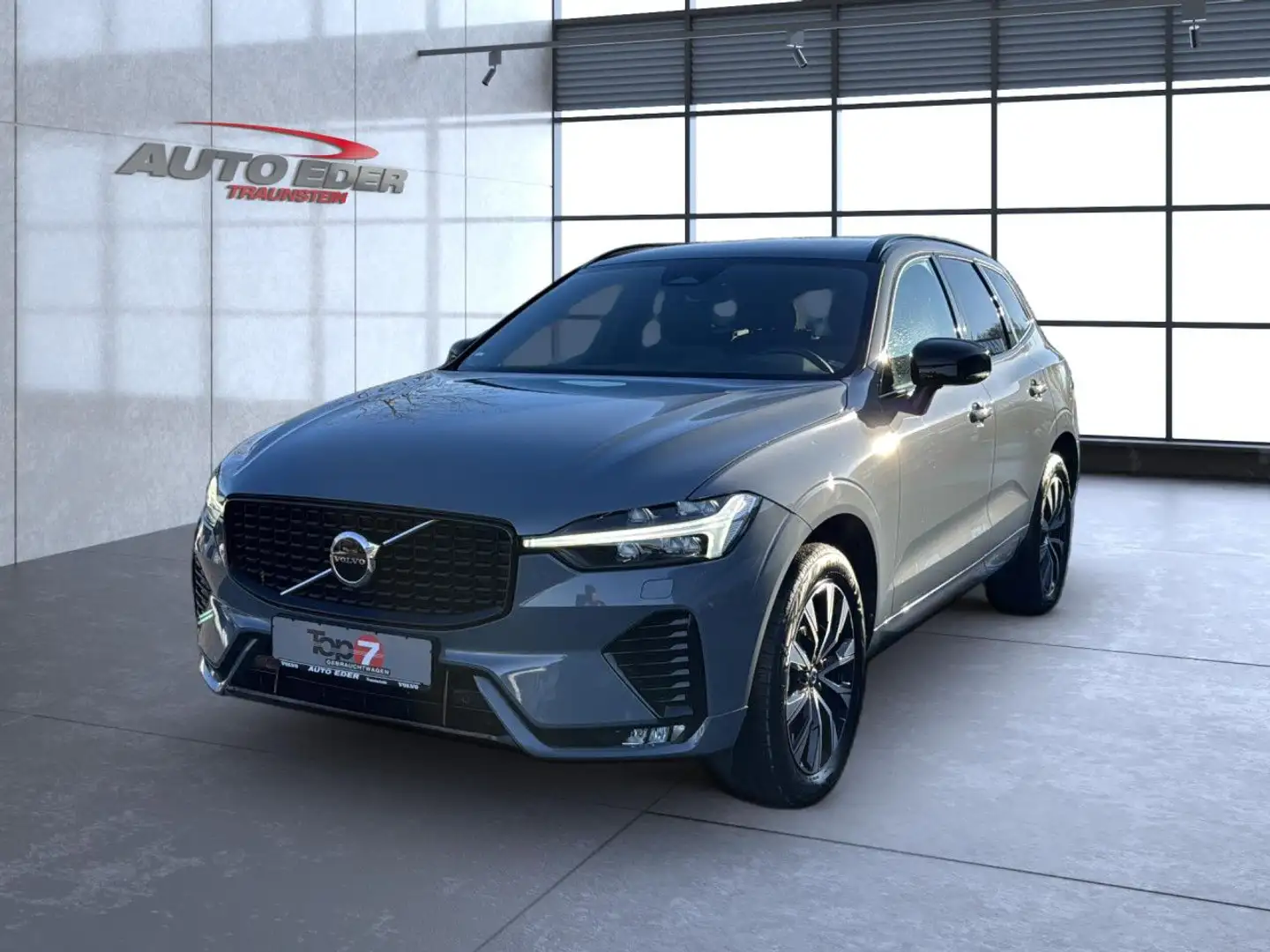 Volvo XC60 XC 60 Plus Dark AWD AHK Bluetooth Navi LED Klima Gris - 2