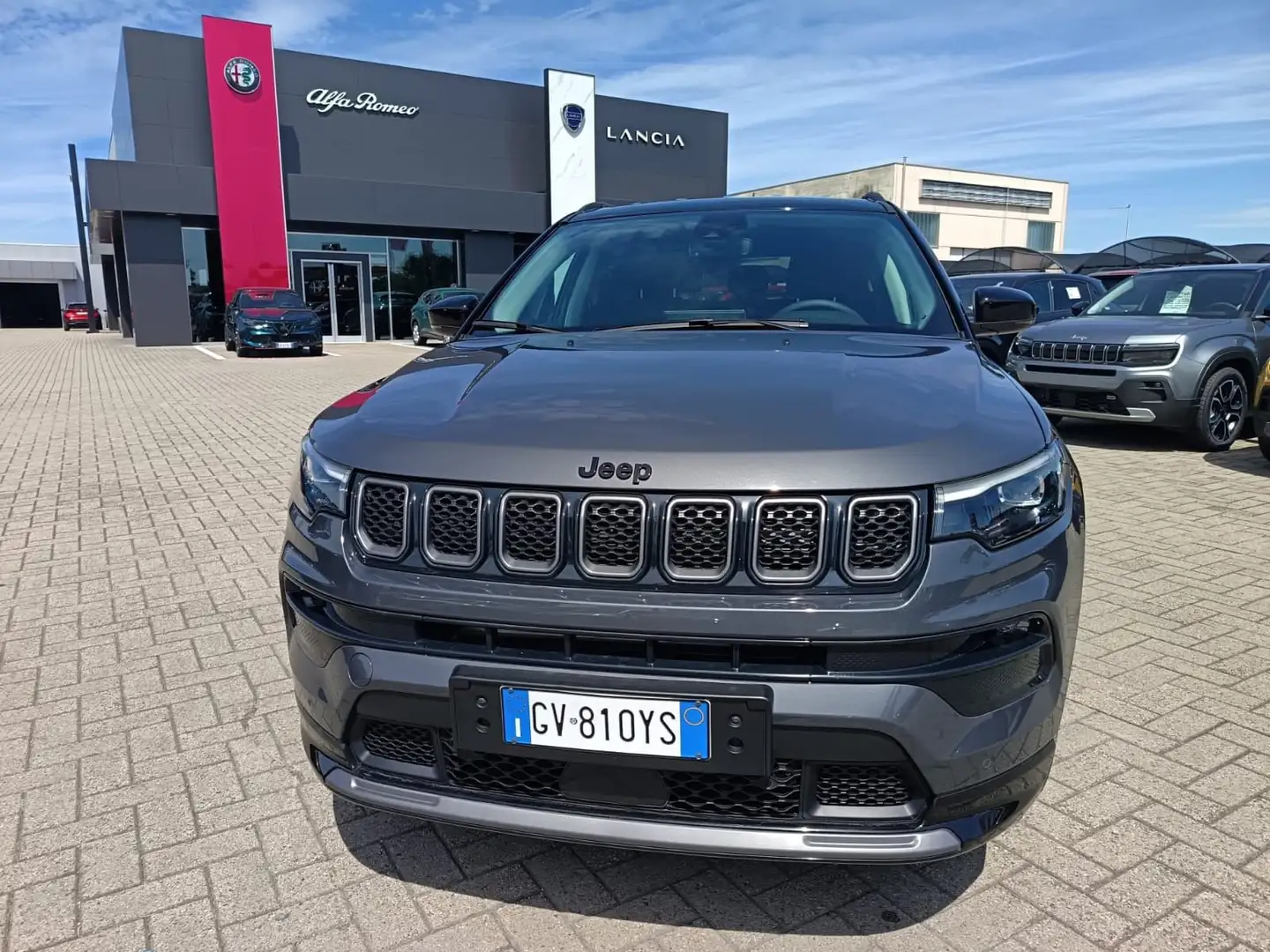 Jeep Compass Compass 1.5 Turbo T4 130 CV MHEV 2WD S Grijs - 2