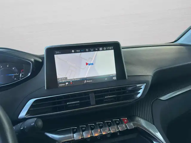 Peugeot 3008 view 12
