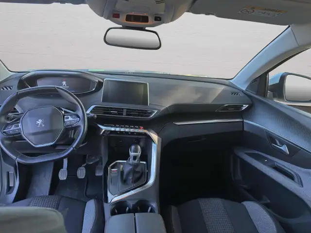 Peugeot 3008 view 11