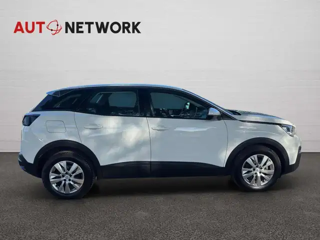 Peugeot 3008 view 8