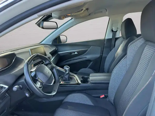 Peugeot 3008 view 9