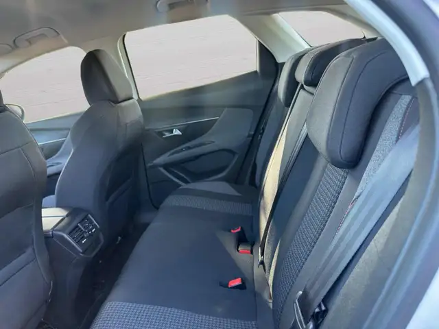 Peugeot 3008 view 10