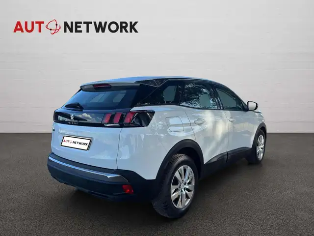 Peugeot 3008 view 4