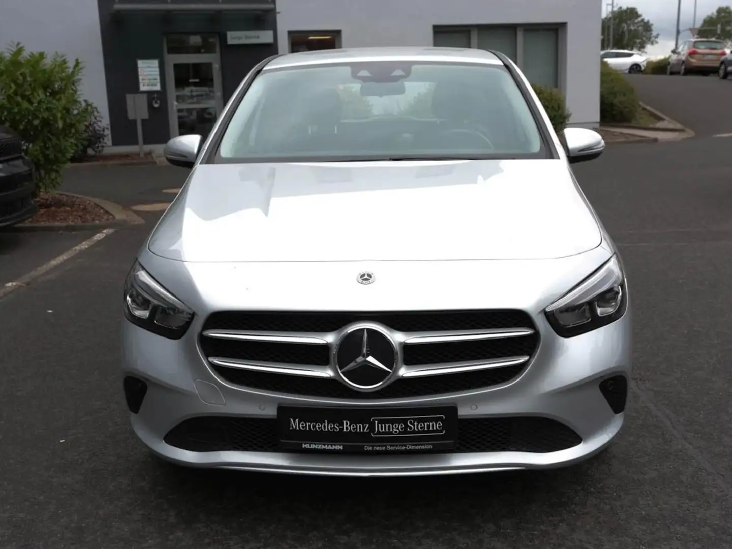 Mercedes-Benz B 250 e Progressive MBUX Navi High-End AHK Kamera Silber - 2