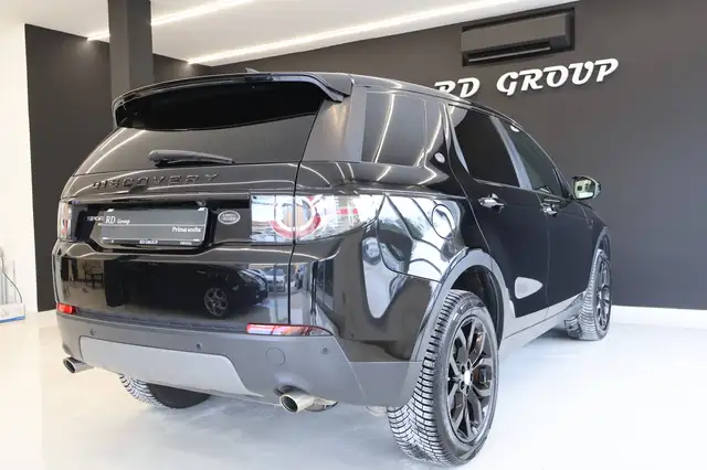Land Rover Discovery Sport view 5