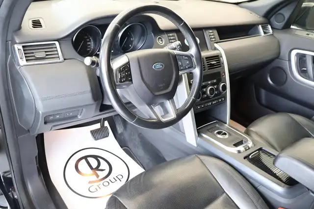Land Rover Discovery Sport view 7