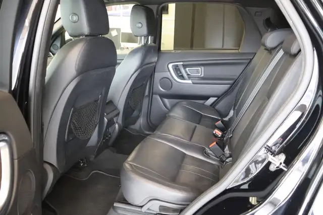 Land Rover Discovery Sport view 9