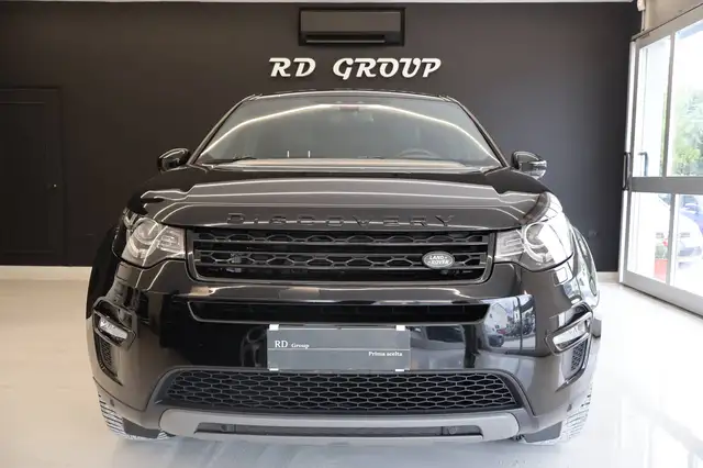 Land Rover Discovery Sport view 2