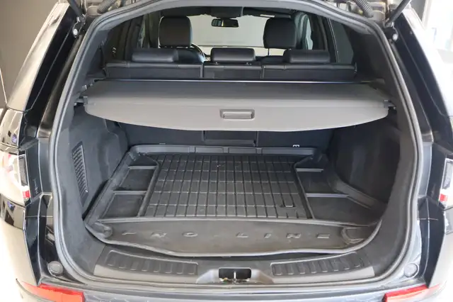 Land Rover Discovery Sport view 10
