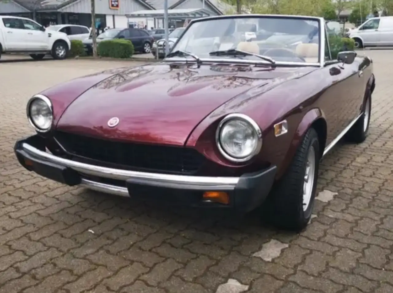 Alfa Romeo Spider 124, foto 2
