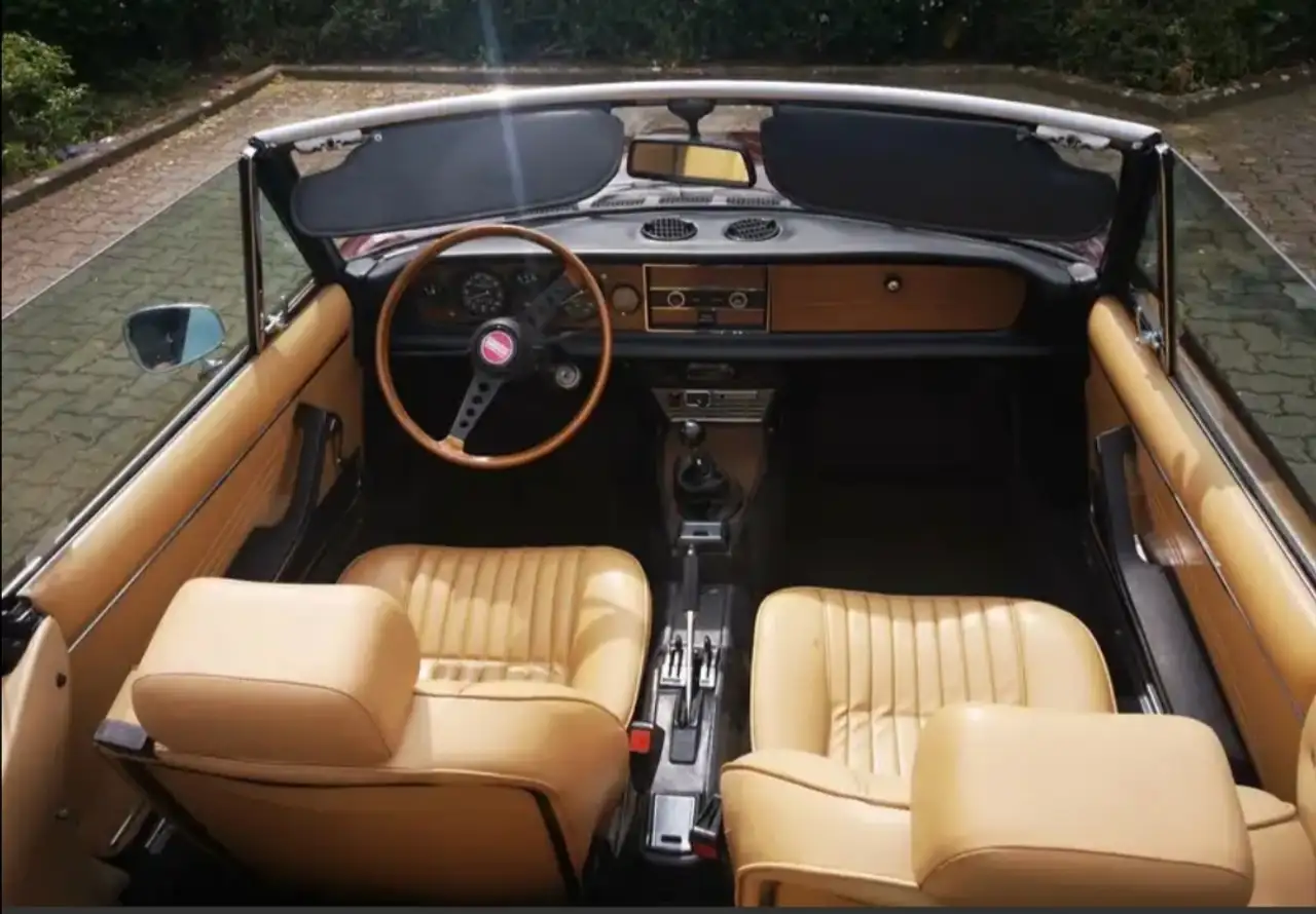 Alfa Romeo Spider 124, foto 10