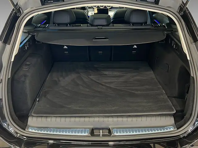 Mercedes-Benz C-Class view 8