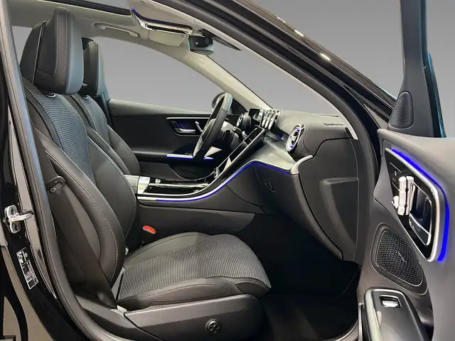Mercedes-Benz C-Class view 12