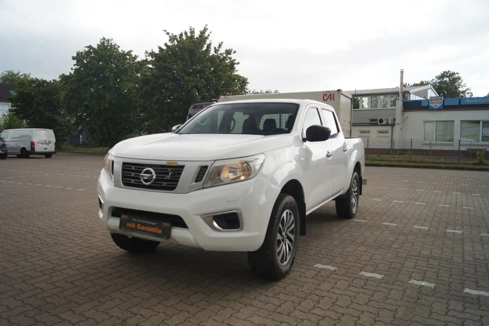 Nissan Navara Double Cab 4x4 N-Guard LED AHK Tempomat White - 1