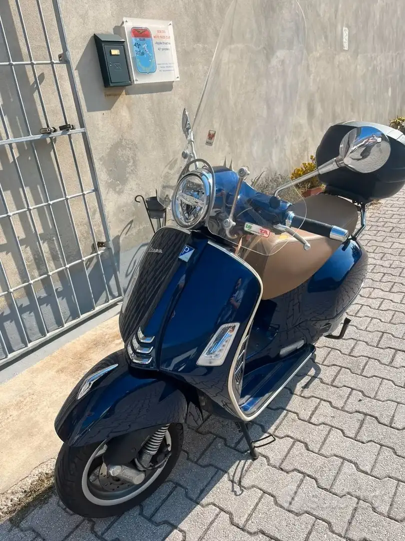 Piaggio GTS 300 Vespa GTS 300 hpe Синій - 1